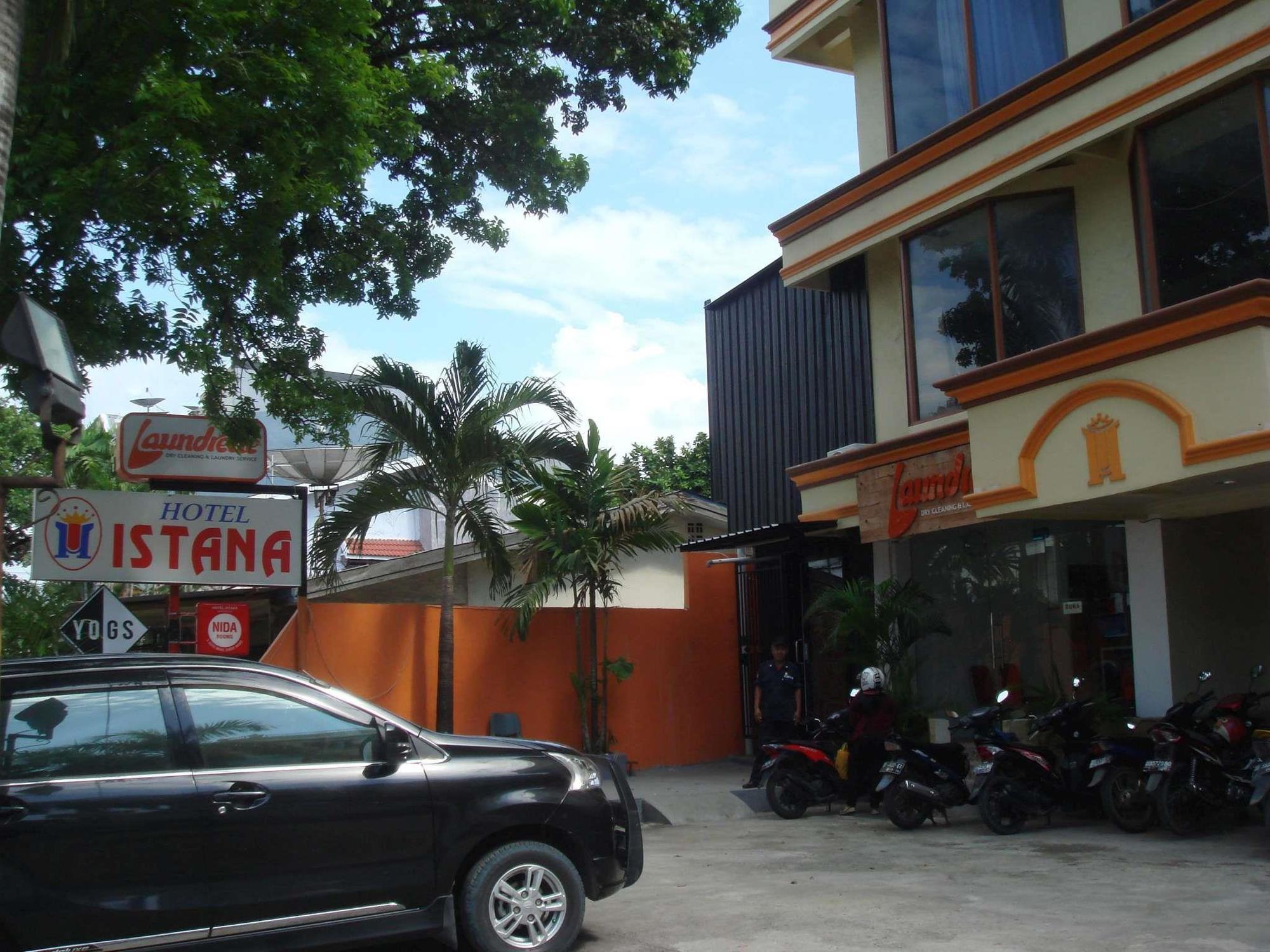 Hotel Istana Makassar Kültér fotó